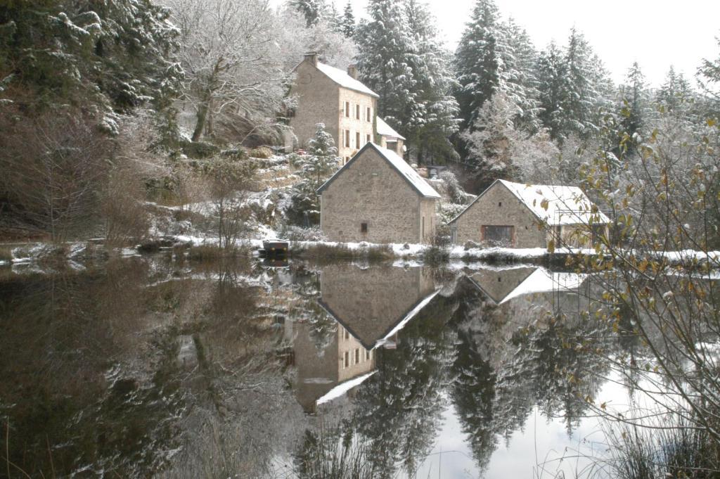 Le Moulin Des Farges Bed and Breakfast Meymac Buitenkant foto
